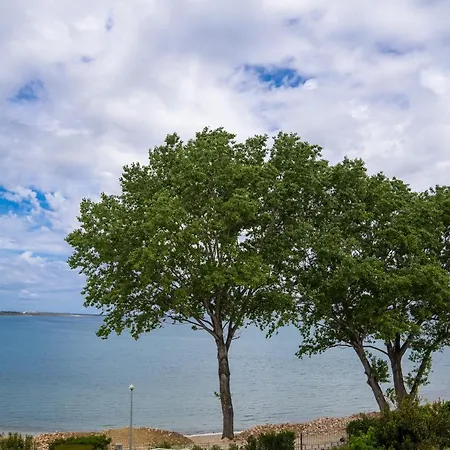 Sunshine Bay Apartman Nin