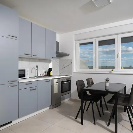 Sunshine Bay Apartmán *