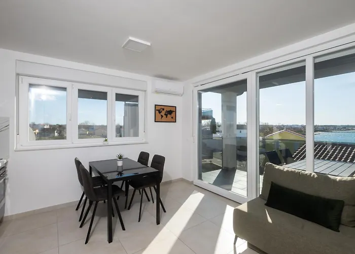 Sunshine Bay דירה