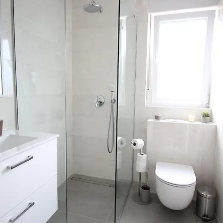 Sunshine Bay Apartment *