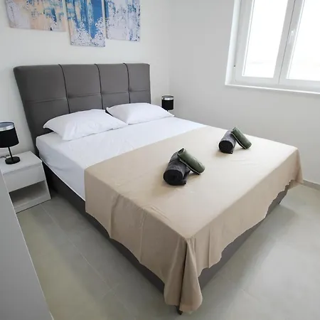 Apartment Sunshine Bay Nin