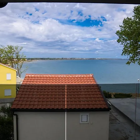 Sunshine Bay Apartament Nin