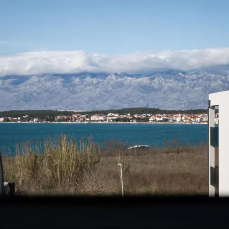 Sunshine Bay Apartment *